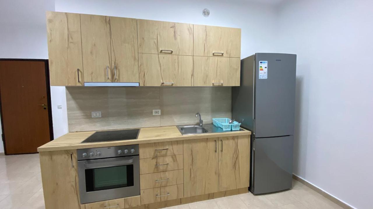 Anna'S Apartament Lushnjë 外观 照片