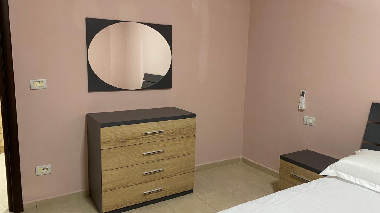 Anna'S Apartament Lushnjë 外观 照片
