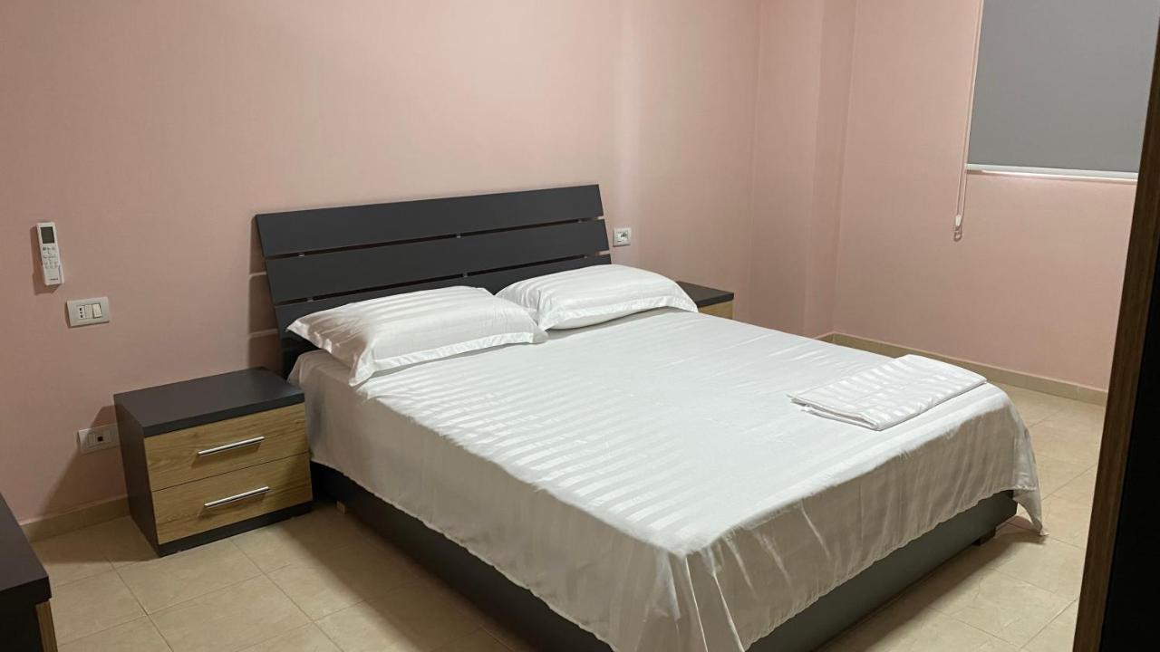 Anna'S Apartament Lushnjë 外观 照片